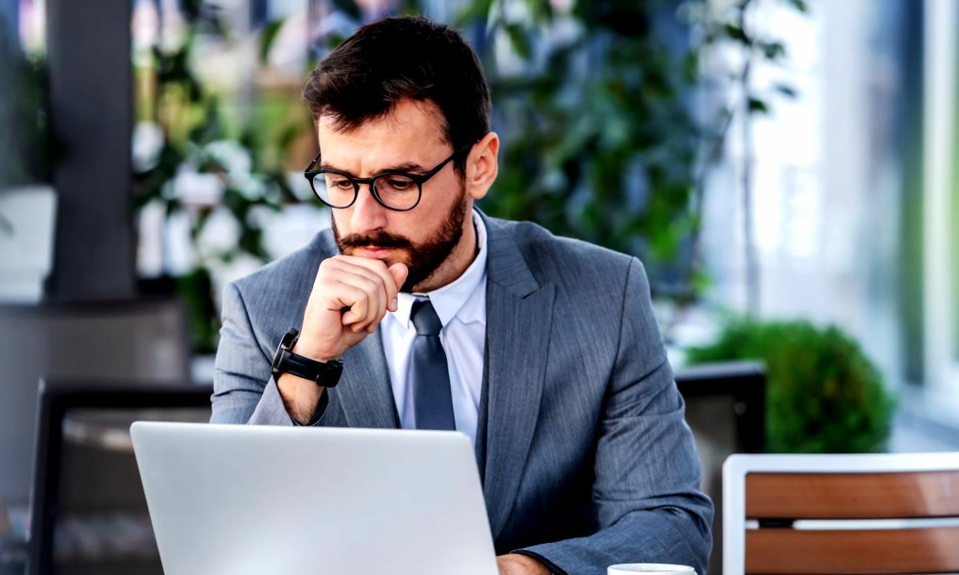 Команда аналітиків працює над оптимізацією кампаній